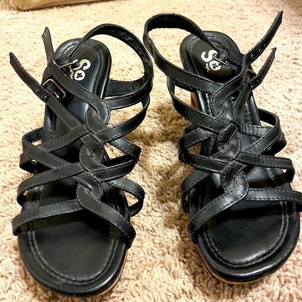 Black Wedges